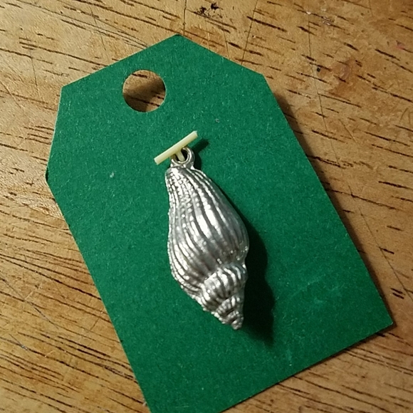 Silver Tone Charm - Conch Shell - Picture 1 of 2